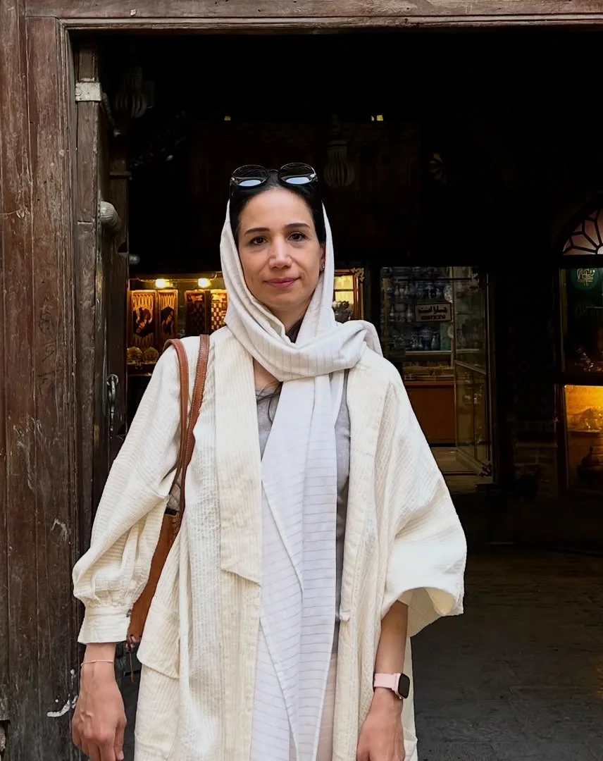 یاسمین هاشمی نیک، مترجم رسمی انگلیسی و مسئول دفتر ۱۰۷۱